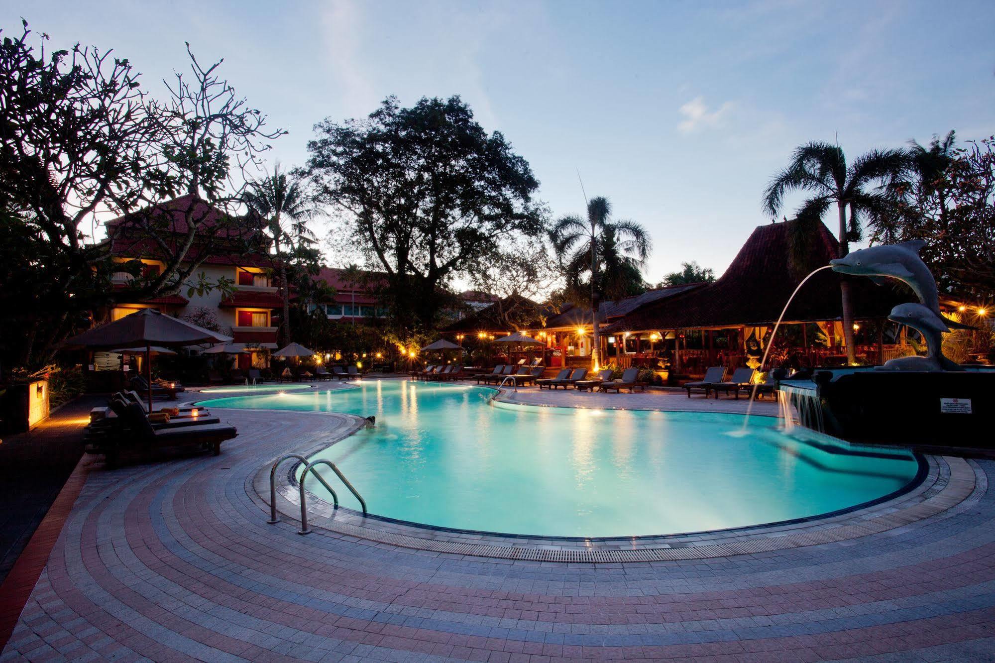 White Rose Kuta Resort, Villas & Spa Exterior photo